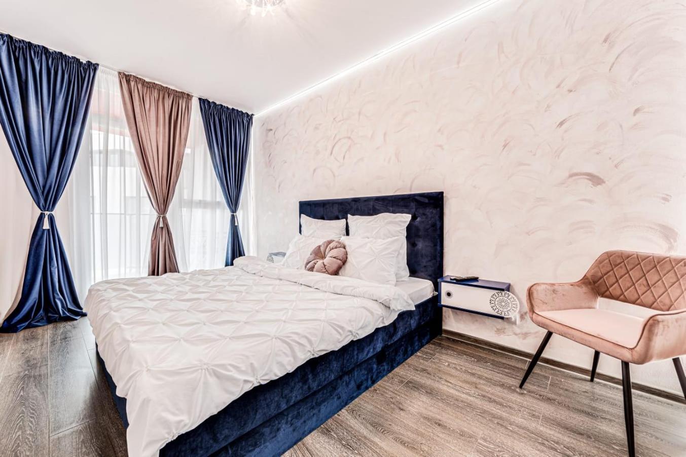 Ari - Ared Luxurious Apartments With Balcony & Free Parking Arad Exteriör bild